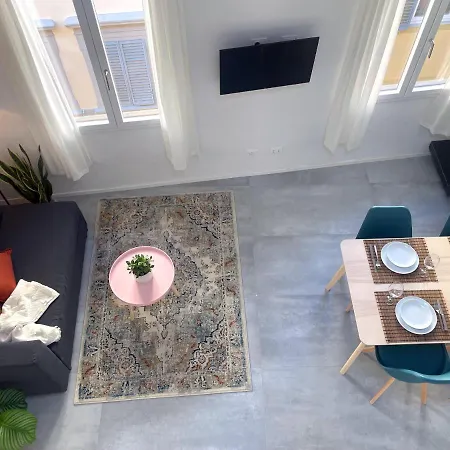 Newly Renovated Modern&bright Apt - Center *